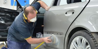 AUTO PANEL BEATERS SMASH REPAIR WORKSHOP JUST OFF FREEWAY