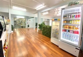 Thriving Outback Cafe & Gift Shop (+ Freehold Building*)