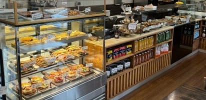 Inner-North Italian Bakery/Café – Prime Corner Location | Live-In Opportunity