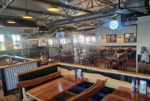 National Restaurant Franchise Opportunity. Excellent Net Profit Estabishment.