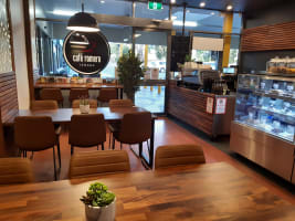 Exceptional Café Opportunity