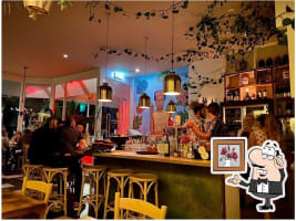 QUALITY RESTAURANT AND COCKTAIL BAR IN LORNE