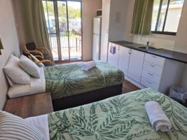 QUEENSLAND COASTAL CARAVAN PARK - 1066CPF