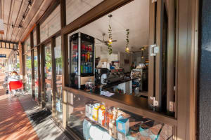 UNDER OFFER - White Mocha Cafe, Wodonga VIC - 1P0544
