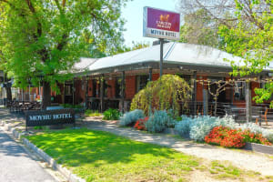 LEASEHOLD - Moyhu Hotel, VIC - 1P0514
