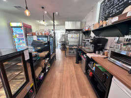 ​** Sold ** 5 BAKERY CAFÉ ONLY TRADES 37 WEEKS PA MON-FRI 9am-3.30pm LOC ON THE PARADE RENT $606P...