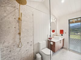 LUXURY TOURISM RETREAT & LIFESTYLE PROPERTY | APPROVED EXPANSION | TASMANIA