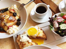 Busy Kiosk Café @ Premium Position in Eastland Shopping Centre Ringwood