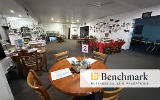 HOMEWARES FROM EVERYWHERE & CAFE