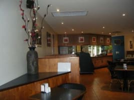 EMERALD TWIN CINEMAS & BOGEYS COFFEE SHOP