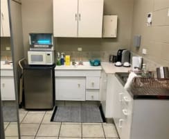 MAROOCHYDORE BEAUTY SALON.  SELLING AT A MODEST WIWO BASIS - BE QUICK!