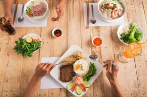 Premium Licensed Hospitality $8000 per week Opportunity with Private Residence [2602102]