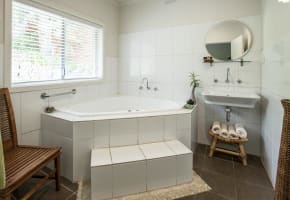 Boutique Freehold Accommodation Offering Income and Lifestyle in Healesville