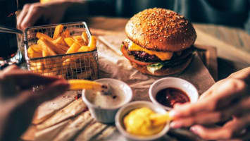 Pizza & Burger Bar Eastern Suburbs, Low Rent, Top Location