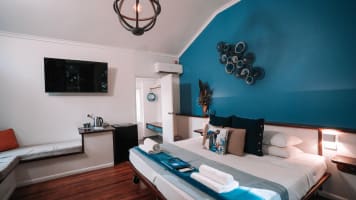 TRANQUIL LODGE IN THE REMOTE CAPE TRIBULATION READY FOR THE NEXT PHASE OF GROWTH - 2822MF