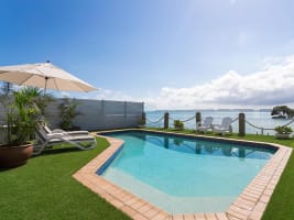 BRISBANE BAYSIDE MODERN RESIDENCE AND GUEST HOUSE - 2881MF