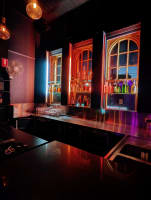 WIWO New Cocktail Bar situated on the iconic Chapel Street + Mobile Bars Business