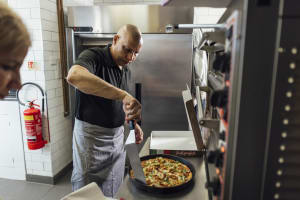 Calling all Pizza Lovers to the HOT MORNINGTON PENINSULA BEACH AREA IN RYE