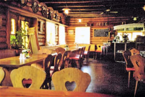ICONIC LOG CABIN TEA HOUSE RESTAURANT WITH TOP VIEWS UNDER MT GLADSTONE LOOKOUT