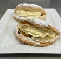 Iconic Bakery For Sale: Canungra (Gold Coast Hinterland)