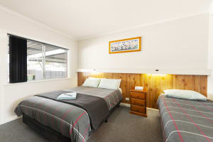 UNDER CONTRACT - Glenrowan Kelly Country Motel, VIC - 1P0529