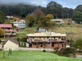 New Lease - Commercial Hotel Woods Point