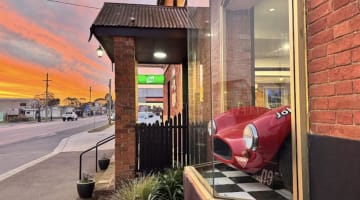 Historic Country Hotel  Business Food Keno Bar Asking $215,000+sav Long Lease