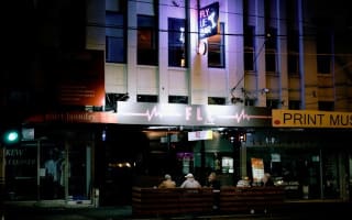 NEW PRICE - ​MUST BE SOLD - FLY LIE BAR – KEW