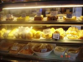 CAFE/TAKEAWAY - seating for 20 + another 50 alfresco.