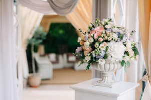 **Under Offer** Fully Managed Florist *Corporate Customers, Hotels [2208101]