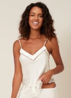 Dive into the glam world of fashion & lingerie? It's all yours for the taking!