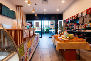 LEASEHOLD - Hi-Q Ice Cream & Bubble Tea Cafe, Wodonga VIC - 1P0521