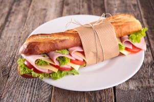 Cafe/Takeaway. Tkg $8500pw. Main Road. St Kilda Area [2010082]