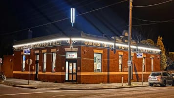 UNDER OFFER - Queen's Head Hotel