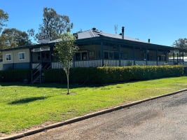 Iconic Country Pub with Accommodation