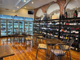 Port & Wine Seaside Hotel in historic Port Adelaide - Lease