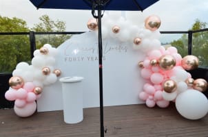 Night club / Pub with full commercial kitchen / Must be sold - Put in an Offer!