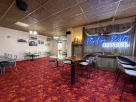 Flinders Rest Hotel - Main Highway 1 location - Freehold & Business