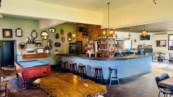 Award-Winning Farmers Arms Hotel – Creswick