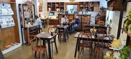 Iconic Freehold Going Concern Café & Wine Bar– A Landmark Lifestyle Opportunity Near Bendigo