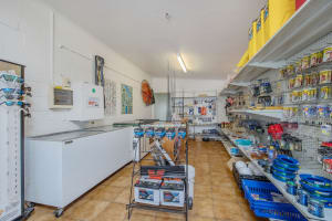 Rare Mixed-Use Freehold Opportunity – Lifestyle & Income