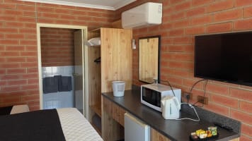 Edithburgh Seaside Motel -   Freehold Going concern with Expansion Potential