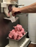 ICE CREAM / GELATERIA IN PRIME LOCATION.  LONG LEASE WITH TOP QUALITY FIT-OUT!