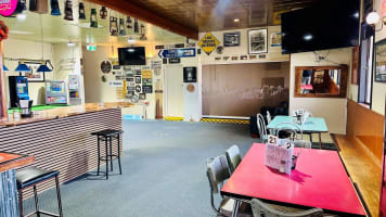 Well-Established Country Hotel in the Heart of Colac