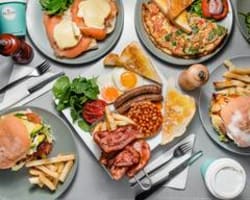 ICONIC CAFE, TAKING $57,000 PW, NORTH WEST OF MELBOURNE, REF: 6879