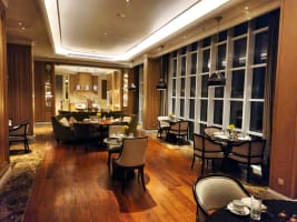 High-End Fusion Cafe: Full Liquor License & Function Potential [2508071ed]