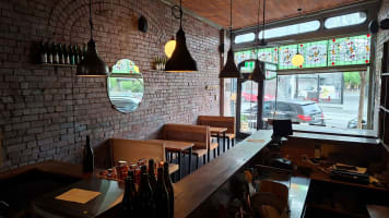 UNDER OFFER - Bar Gloria