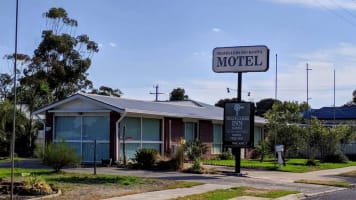 High-Exposure Regional Motel on Prime Western Highway Site