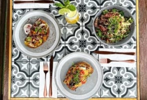 Cafe in Altona Meadows with T/O approx. $13,000 - $14,000 pw! (Our Ref: V2079)