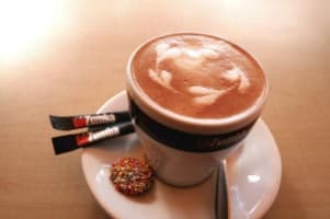 CAFE/TAKEAWAY - seating for 20 + another 50 alfresco.